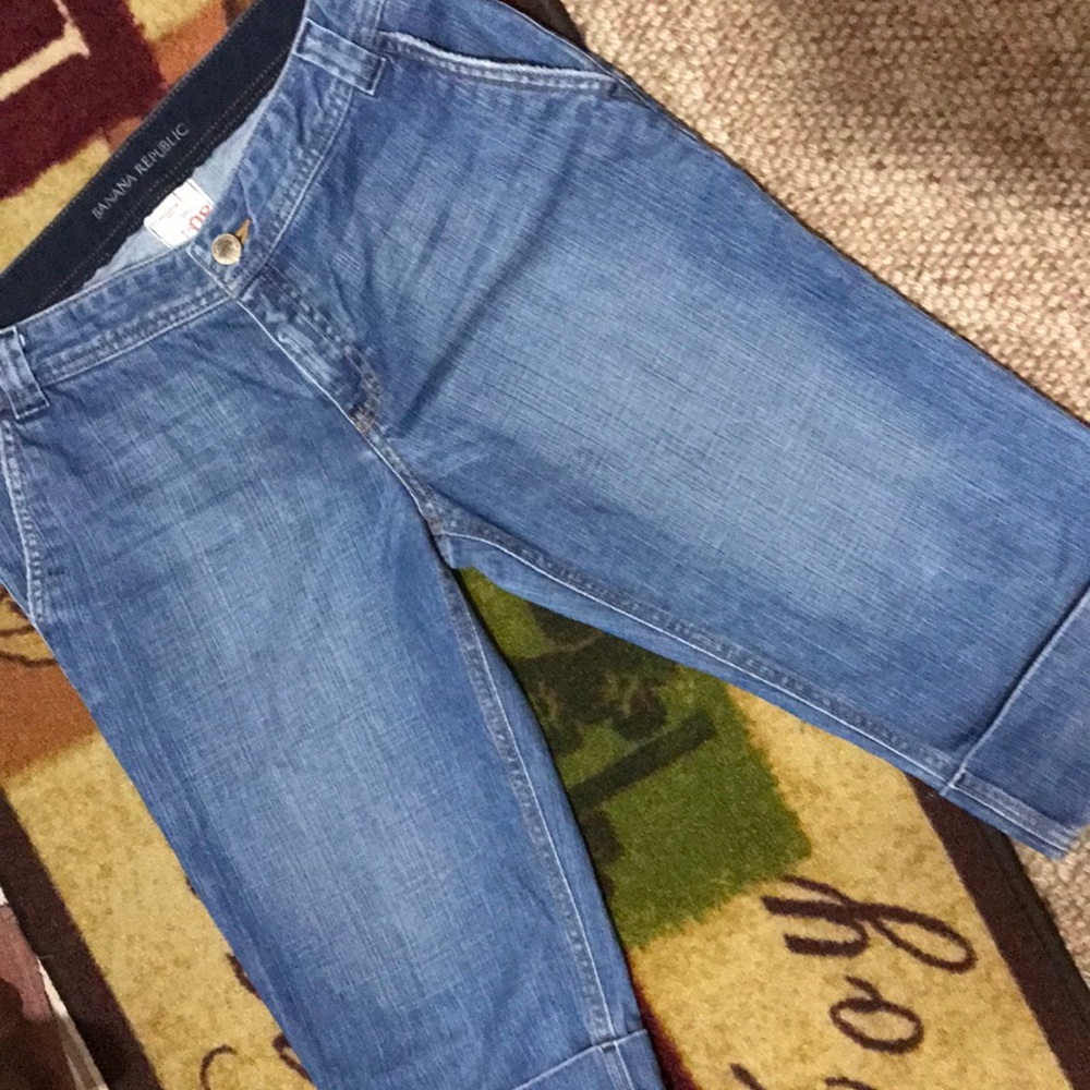 Banana republic capris size 8